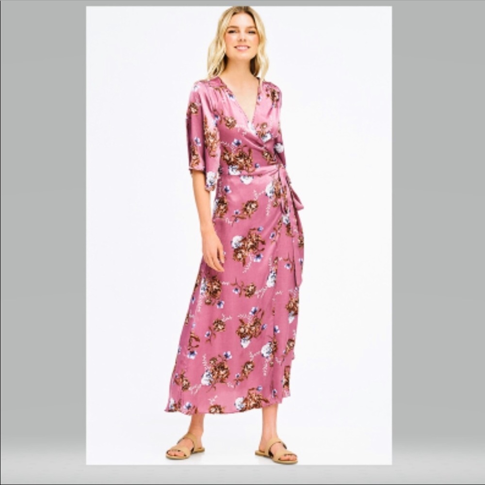 She + Sky satin tie front kimono